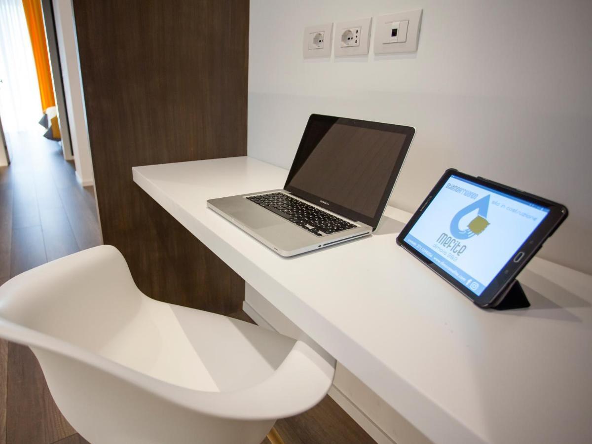Dimora Mefite-Camere Con Bagno Privato E Self Check-In Matera Eksteriør bilde